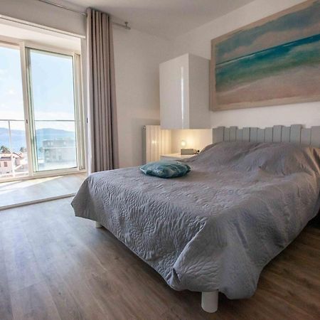 Tres Beau T2 Climatise Refait A Neuf, Vue Mer Panoramique Exceptionnelle A 120M A Pied De La Plage La Ciotat Luaran gambar