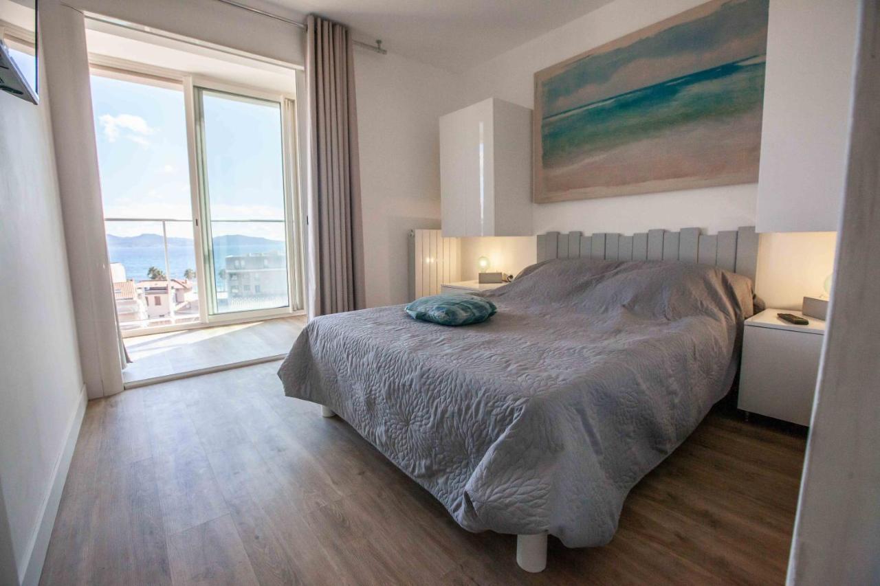 Tres Beau T2 Climatise Refait A Neuf, Vue Mer Panoramique Exceptionnelle A 120M A Pied De La Plage La Ciotat Luaran gambar
