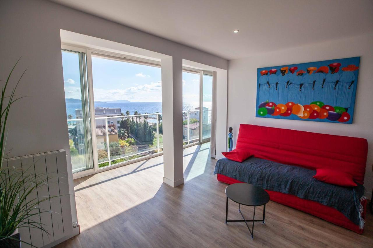 Tres Beau T2 Climatise Refait A Neuf, Vue Mer Panoramique Exceptionnelle A 120M A Pied De La Plage La Ciotat Luaran gambar
