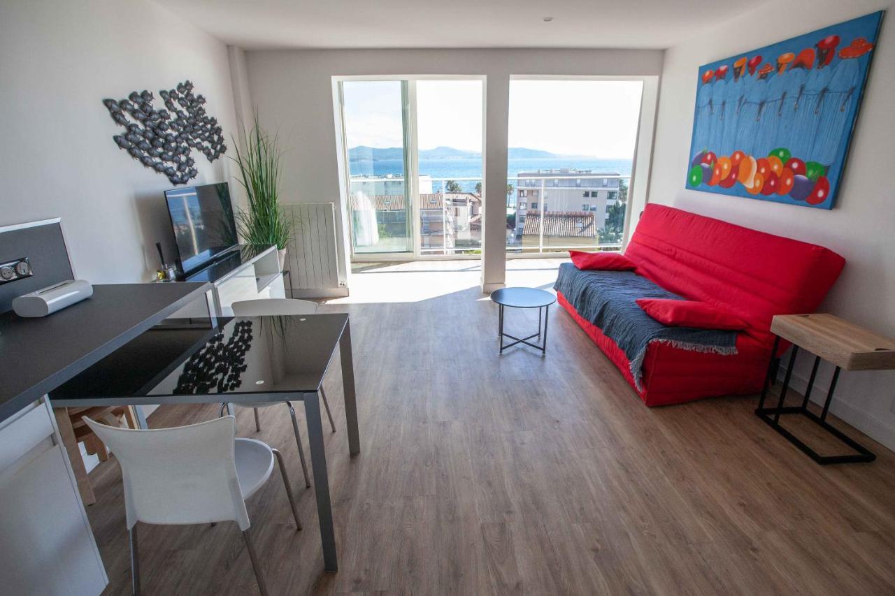 Tres Beau T2 Climatise Refait A Neuf, Vue Mer Panoramique Exceptionnelle A 120M A Pied De La Plage La Ciotat Luaran gambar